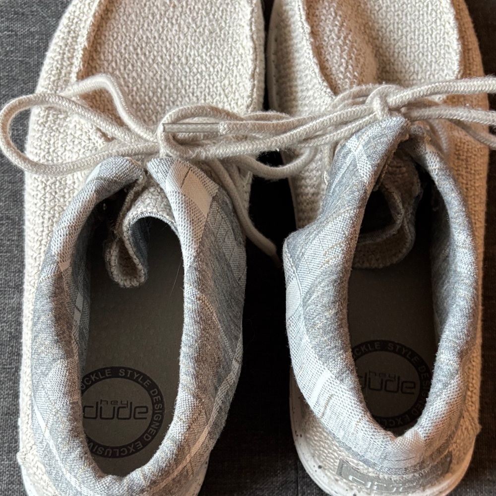 EUC Hey Dude Light Tan Collared Canvas Loafers - Picture 8 of 9